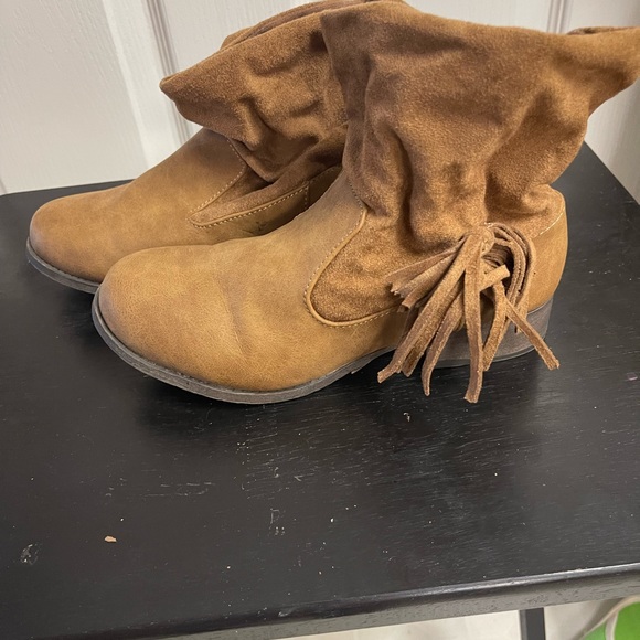 Mudd Tan Suede Boots-Size7 - Picture 2 of 5